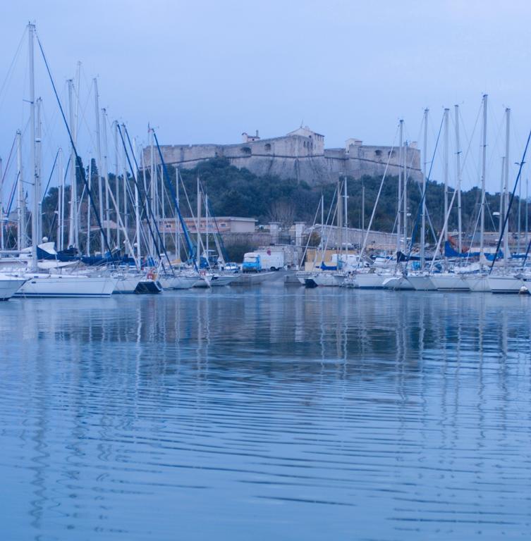 Stars Antibes Hotel Biot Exterior foto
