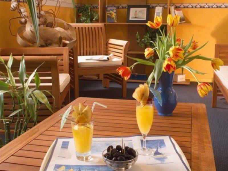 Stars Antibes Hotel Biot Exterior foto
