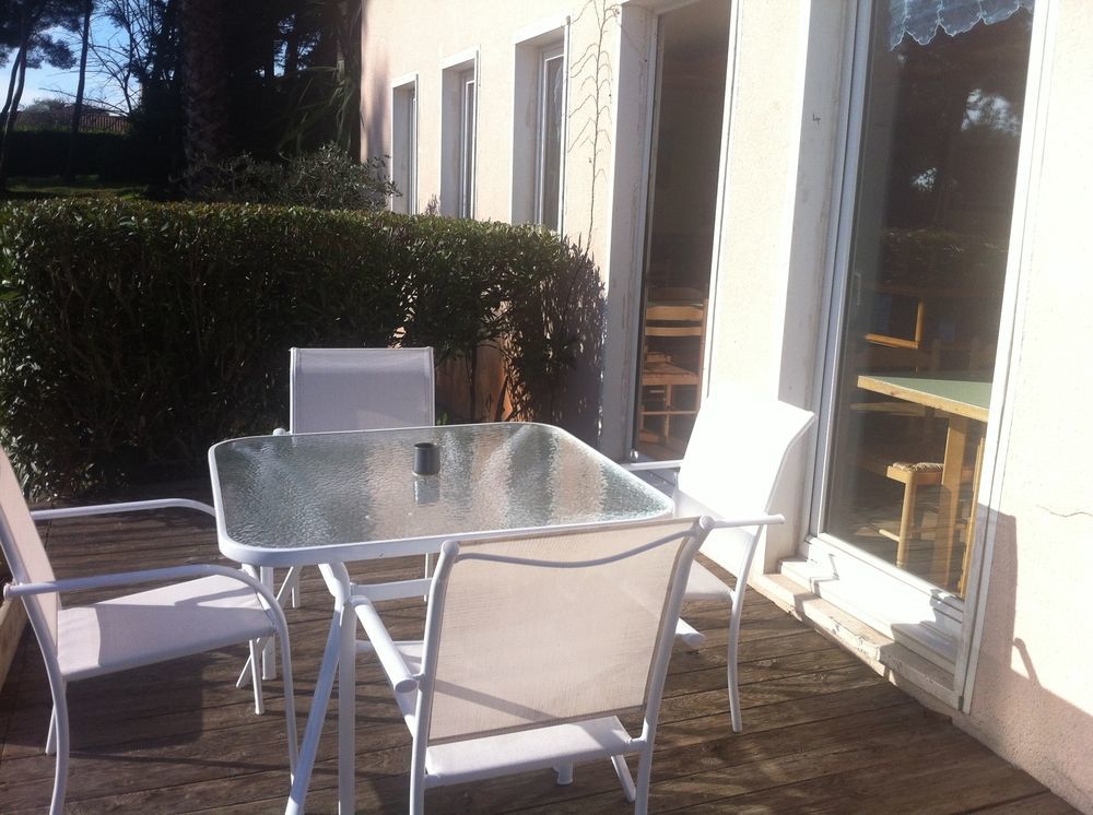 Stars Antibes Hotel Biot Exterior foto
