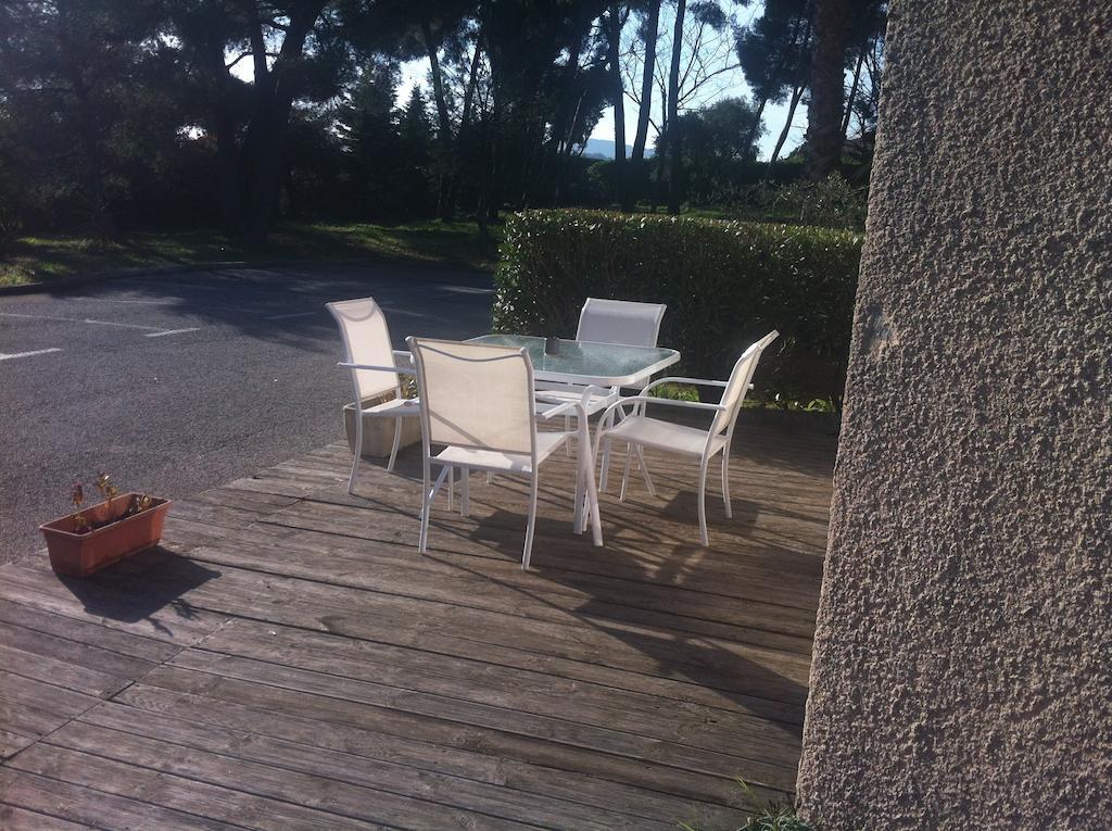 Stars Antibes Hotel Biot Exterior foto